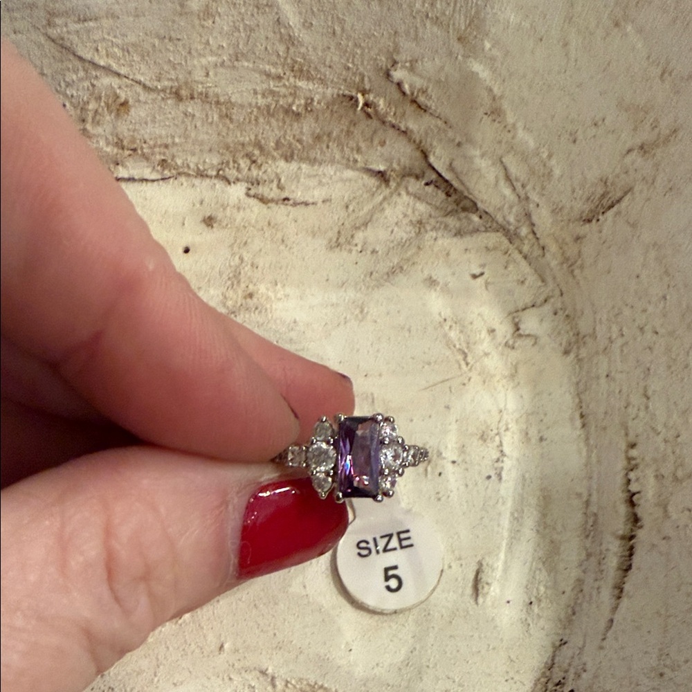 Size 5 Bomb Party Ring- no bag